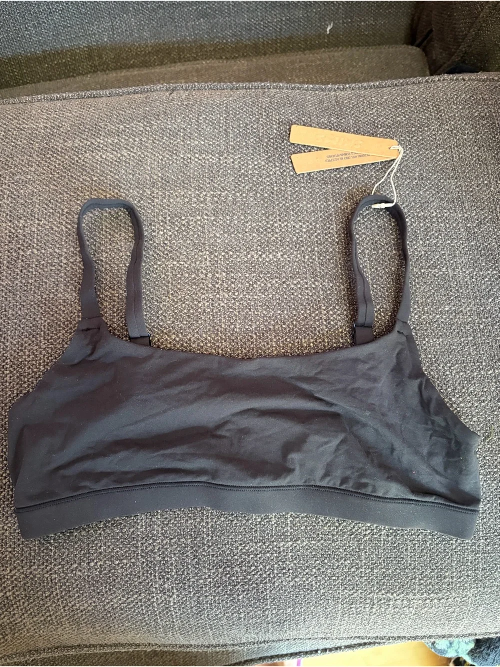 SKIMS Fits Everybody SCOOP BRALETTE in Onyx Medium - Picture 2 of 4
